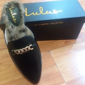 Fur Lined Pointy Toed Shoes with Gold Detail